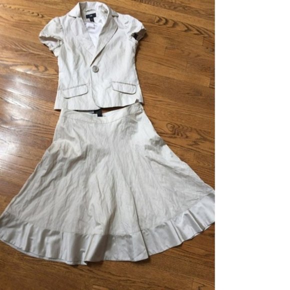 H&M Ivory wrinkle effect lady skirt suit, NWT - Picture 12 of 12